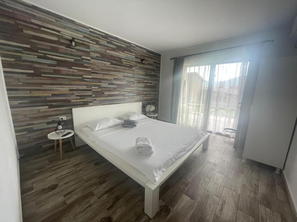 Mustaciosul Dunarii Hotel เอเชลนิทซา ภายนอก รูปภาพ