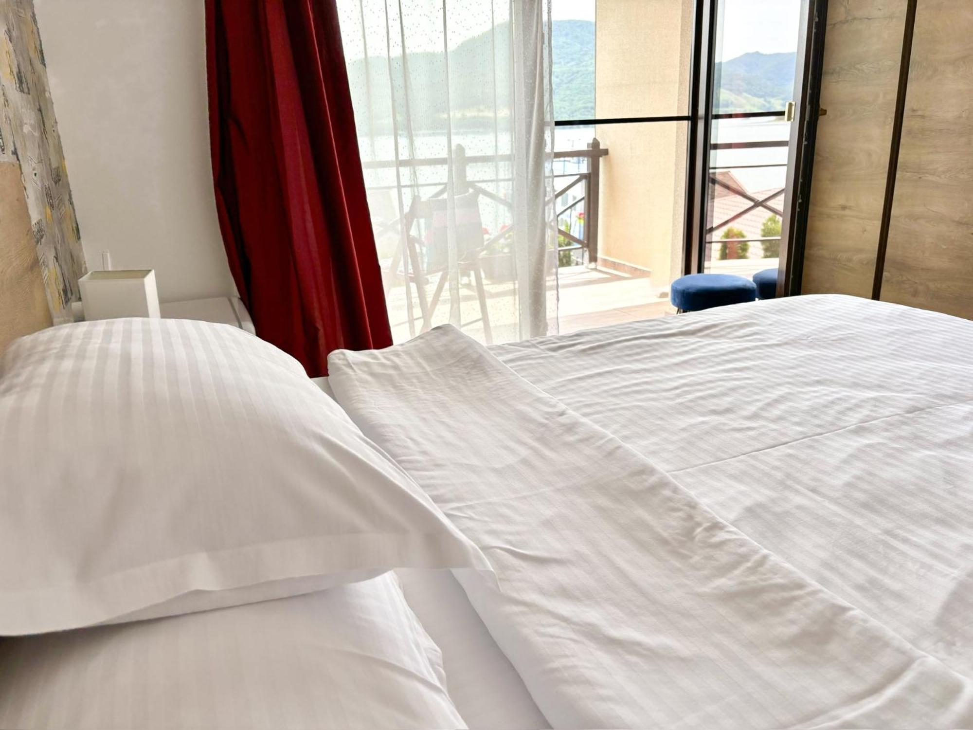 Mustaciosul Dunarii Hotel เอเชลนิทซา ภายนอก รูปภาพ