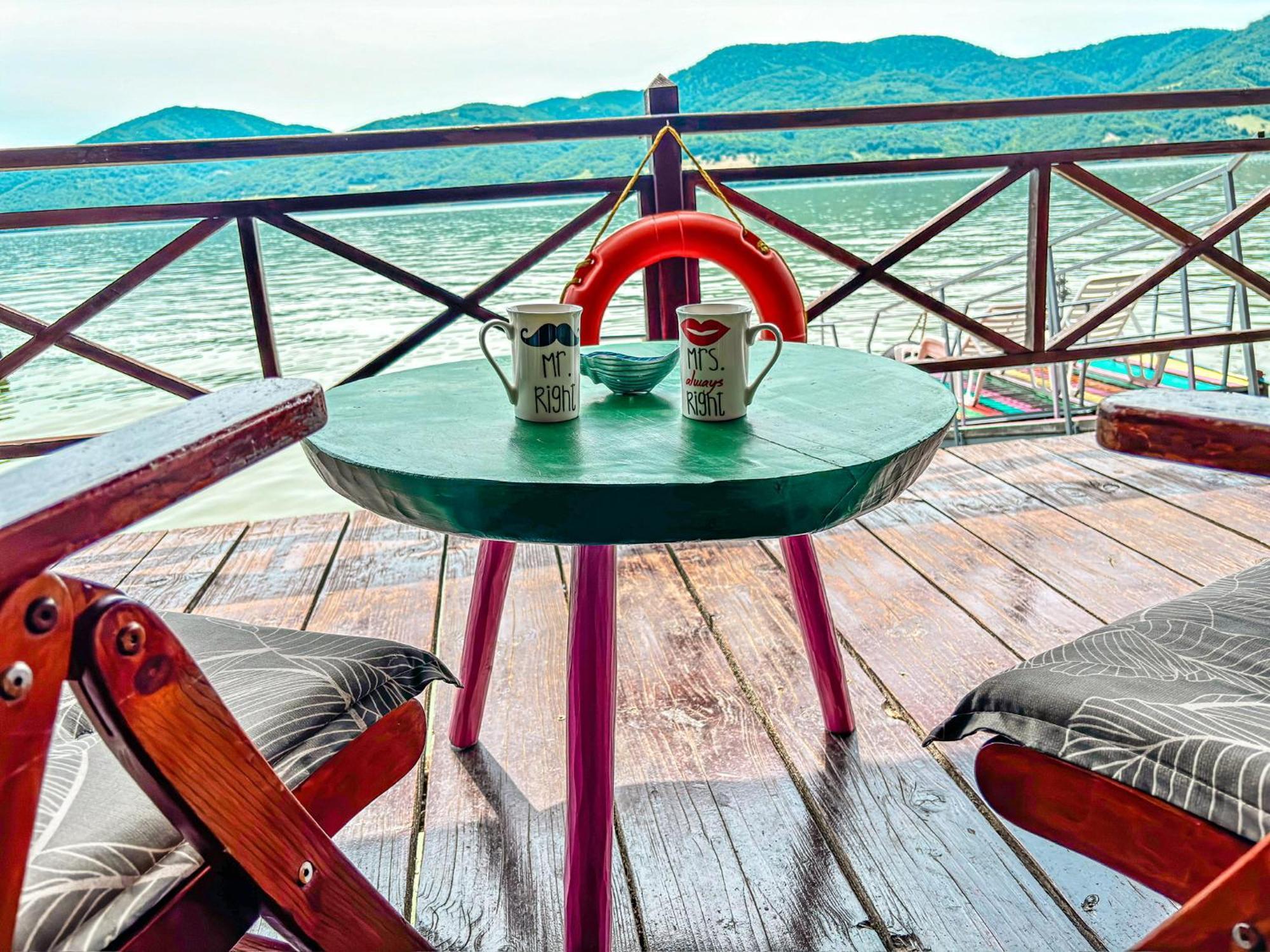 Mustaciosul Dunarii Hotel เอเชลนิทซา ภายนอก รูปภาพ